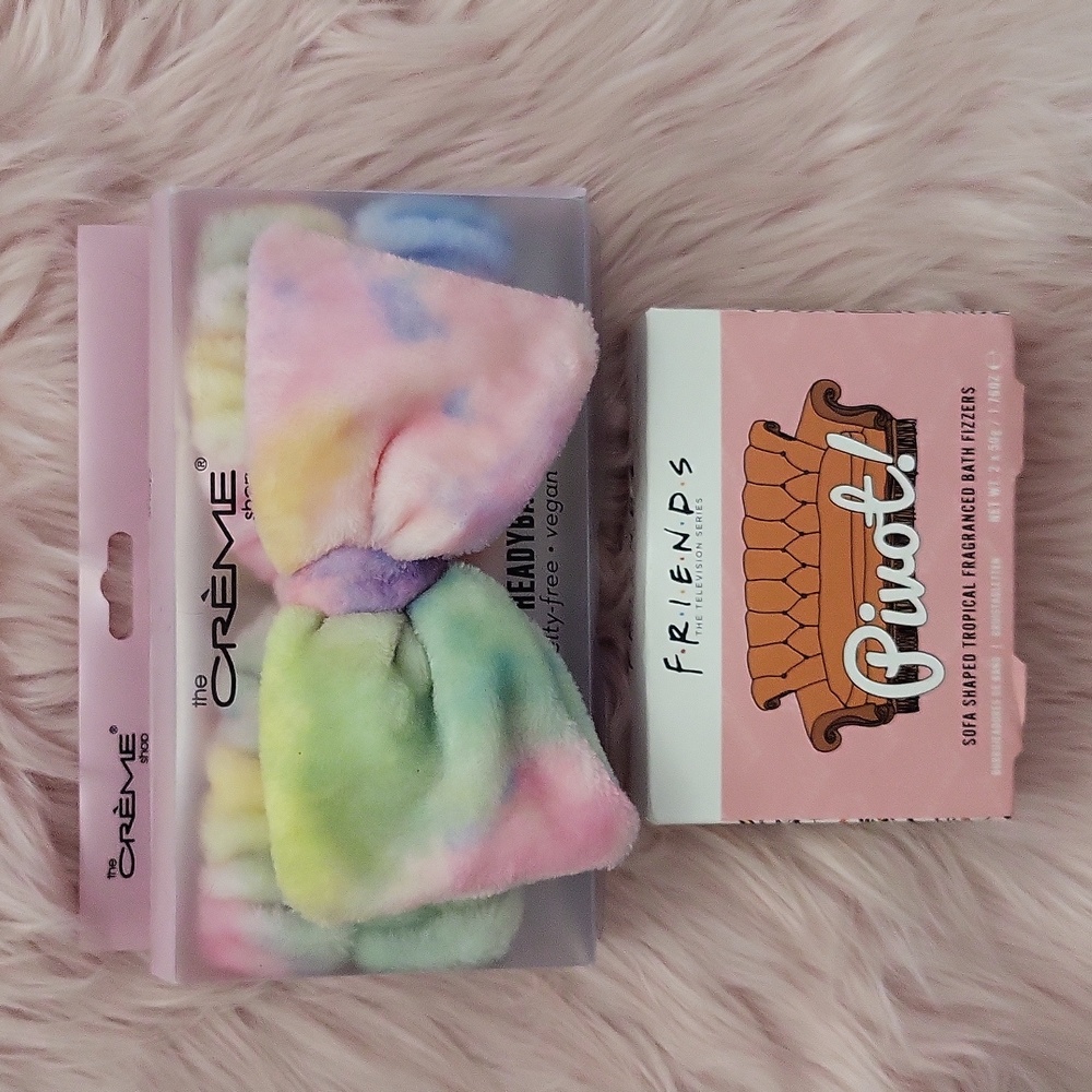 THE CREME SHOP TIE DYE TEDDY HEADBAND & FRIENDS PIVOT! BATH FIZZERS